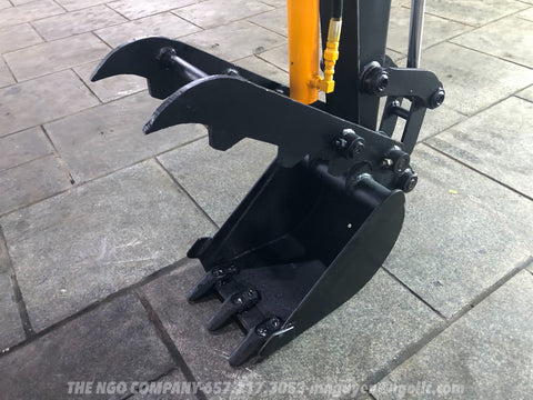 016.01 Komatsu PC10-3 Mini Excavator S/N 6657