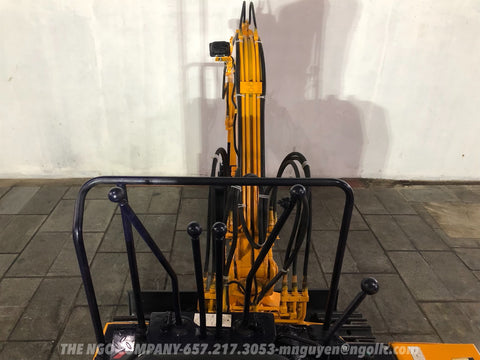 016.01 Komatsu PC10-3 Mini Excavator S/N 6657