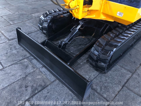 016.02 Komatsu PC15-1 Mini Excavator S/N 1723