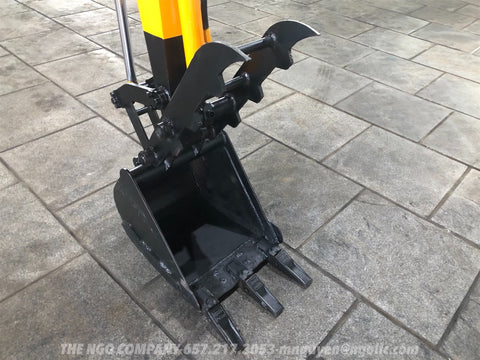 016.02 Komatsu PC15-1 Mini Excavator S/N 1723