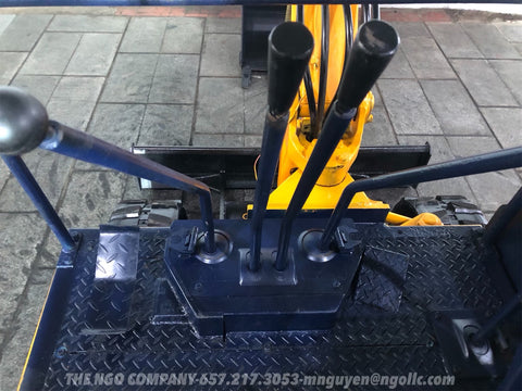 016.02 Komatsu PC15-1 Mini Excavator S/N 1723