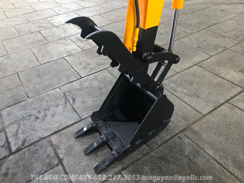 016.02 Komatsu PC15-1 Mini Excavator S/N 1723