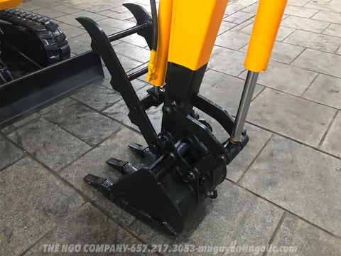 016.02 Komatsu PC15-1 Mini Excavator S/N 1723