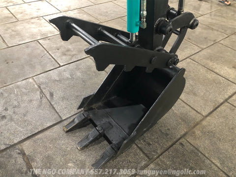 016.06 Komatsu PC28UU Mini Excavator S/N 2090