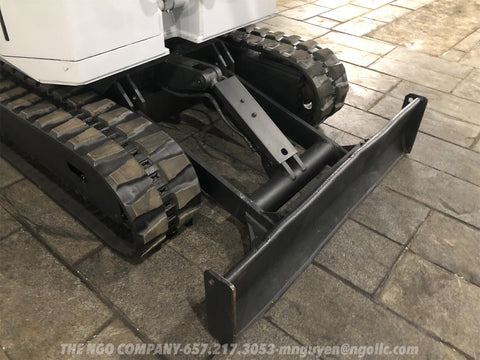 016.07 Komatsu PC28UU Mini Excavator S/N 5560