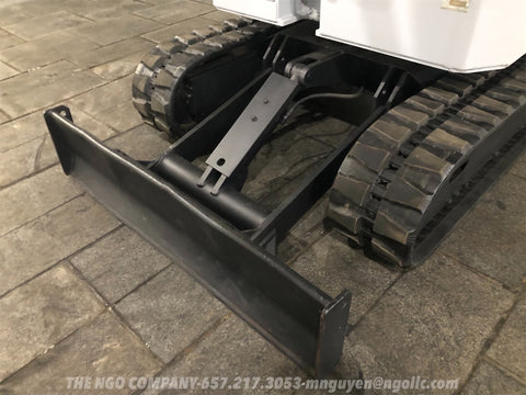 016.07 Komatsu PC28UU Mini Excavator S/N 5560