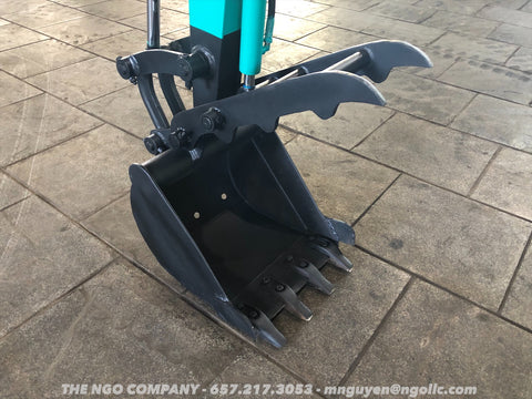 011.05 Komatsu PC38UU Mini Excavator S/N 1702