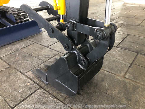 013.03 Komatsu PC15-2 Mini Excavator S/N 2851