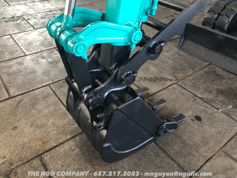 011.04 Komatsu PC28UU Mini Excavator S/N 4694