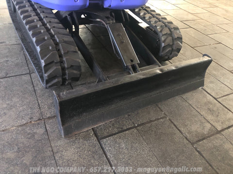 014.07 Komatsu PC28UU-2E Mini Excavator S/N 11412