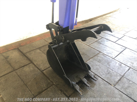 014.07 Komatsu PC28UU-2E Mini Excavator S/N 11412