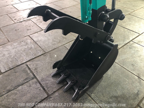 015.06 Komatsu PC28UU Mini Excavator S/N 3049