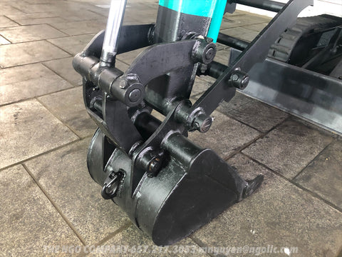 015.06 Komatsu PC28UU Mini Excavator S/N 3049