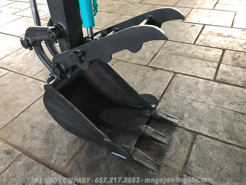 012.03 Komatsu PC28UU Mini Excavator S/N 4402