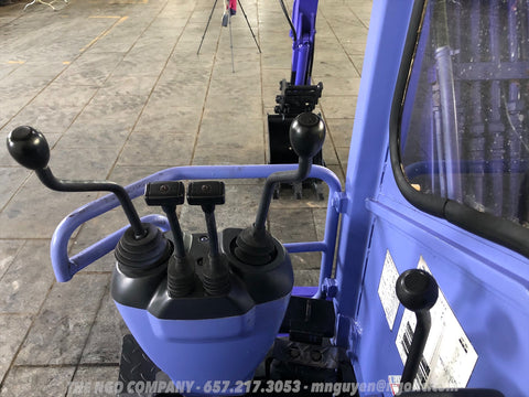 012.04 Komatsu PC28UU-2 Mini Excavator S/N 7660