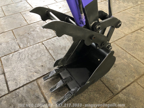 012.04 Komatsu PC28UU-2 Mini Excavator S/N 7660