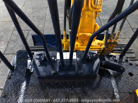 012.01 Komatsu PC10-3 Mini Excavator S/N 5740