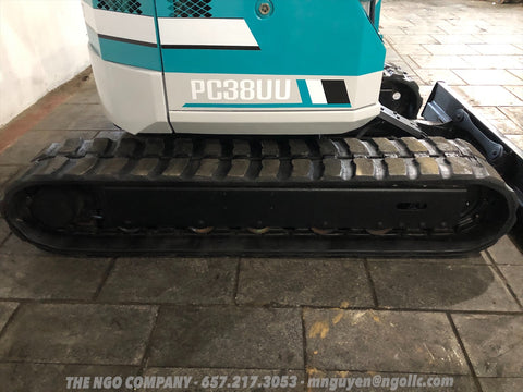 012.05 Komatsu PC38UU Mini Excavator S/N 2672