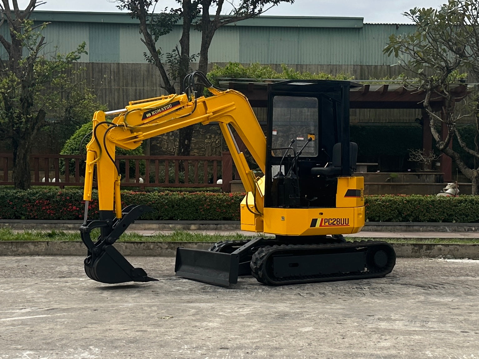 036.01 Komatsu PC28UU Mini Excavator S/N 6363