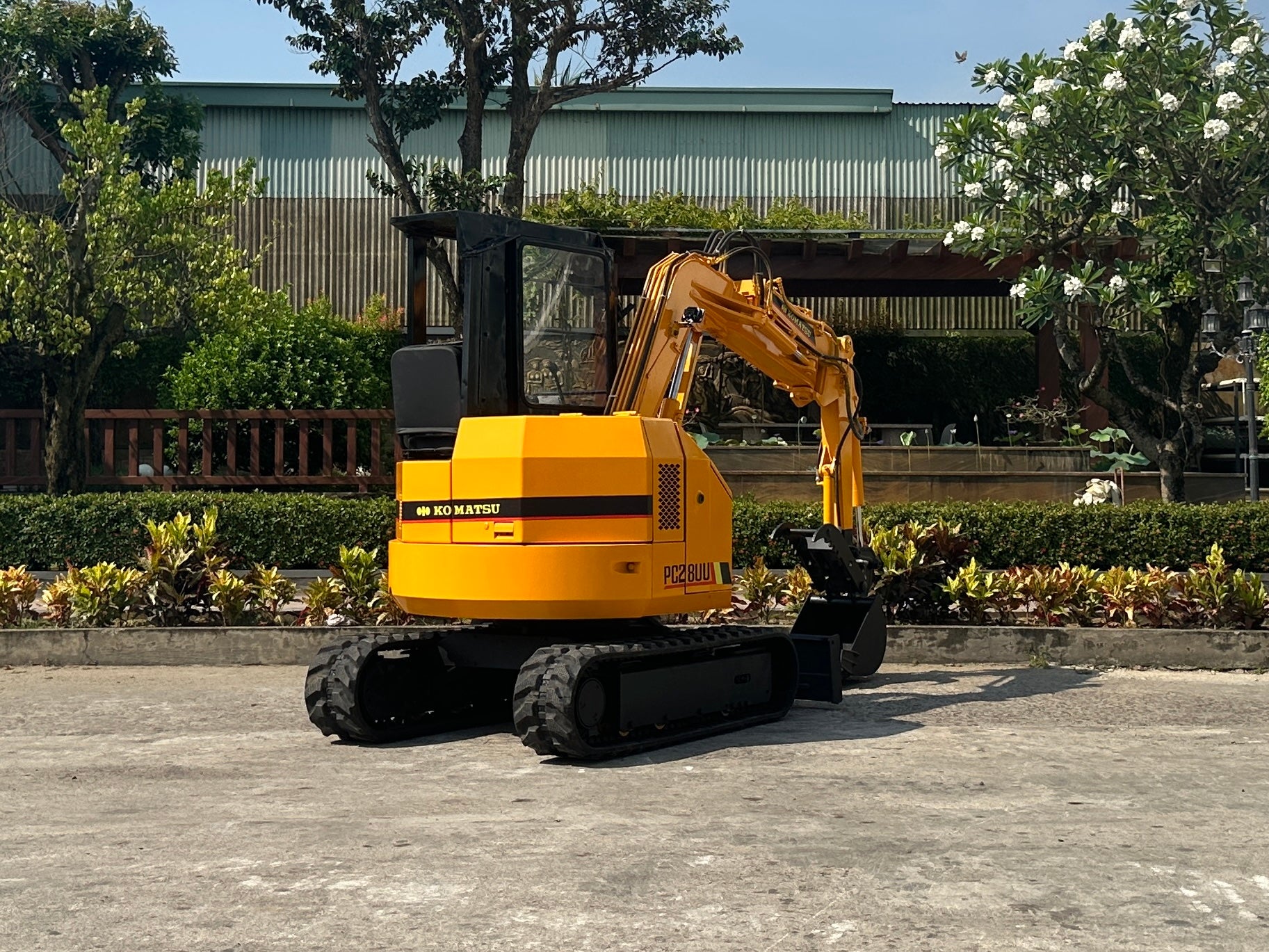 037.02 Komatsu PC28UU Mini Excavator S/N 3807 – The NGO Company