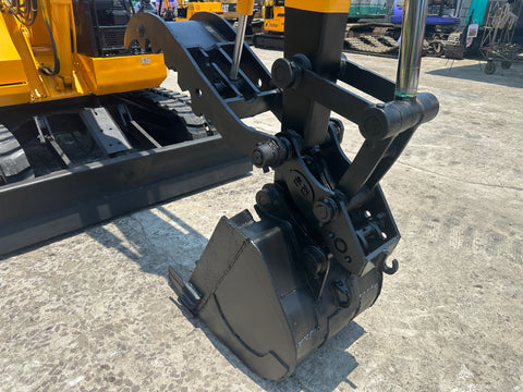 037.05 Komatsu PC50UU Mini Excavator S/N 5730 w/ Quick Coupler