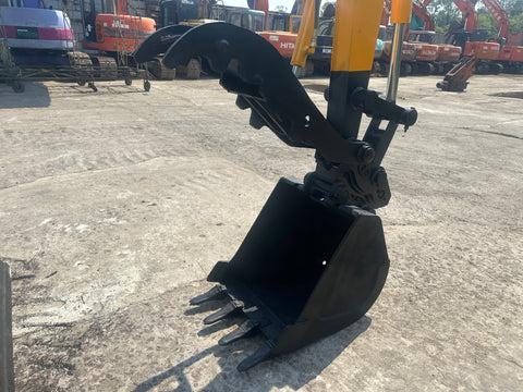 037.04 Komatsu PC50UU Mini Excavator S/N 2156 w/ Quick Coupler