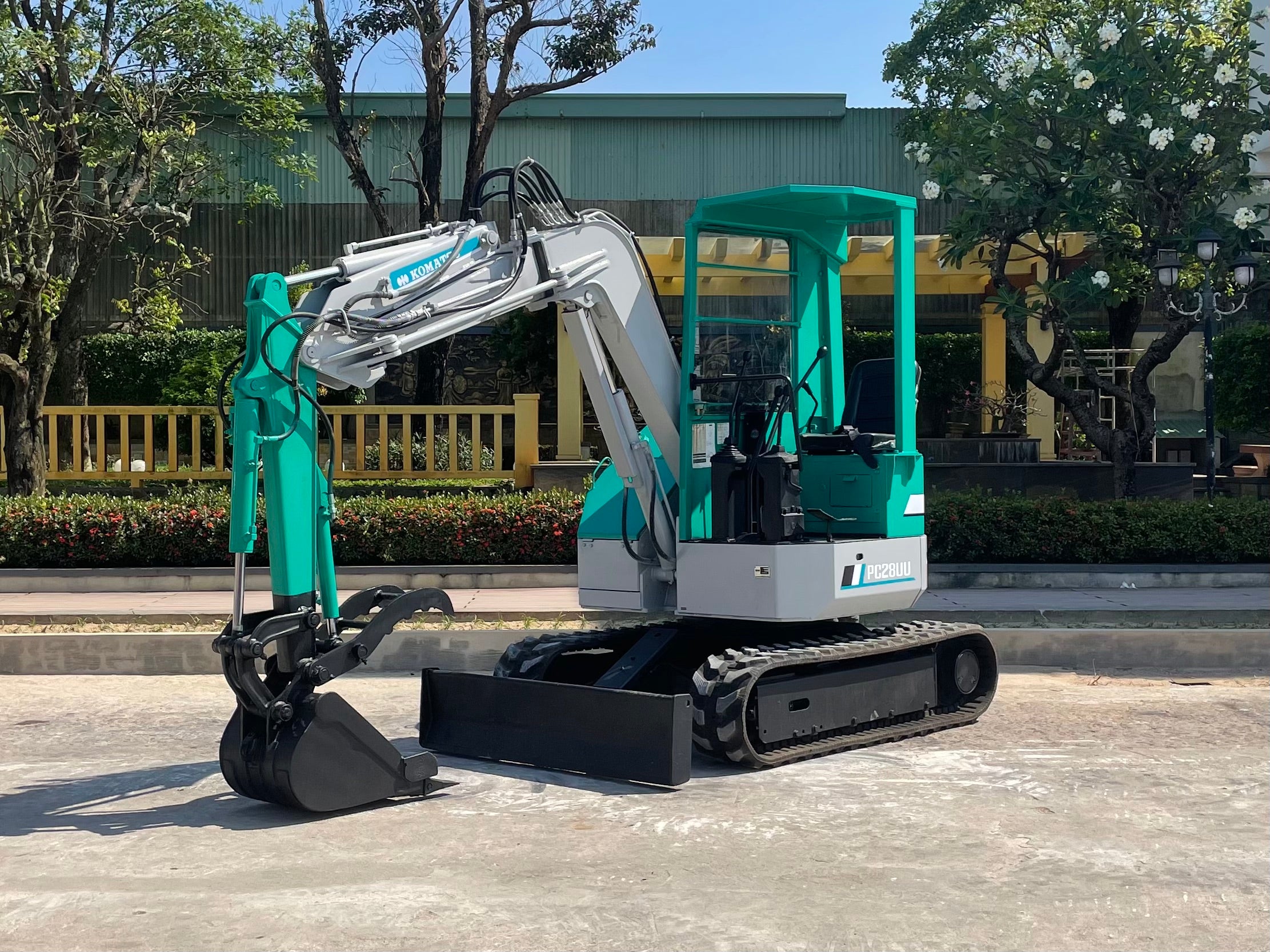 025.06 Komatsu PC28UU Mini Excavator S/N 5533 – The NGO Company