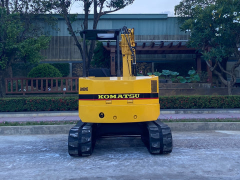 027.04 Komatsu PC38UU Mini Excavator S/N 2157