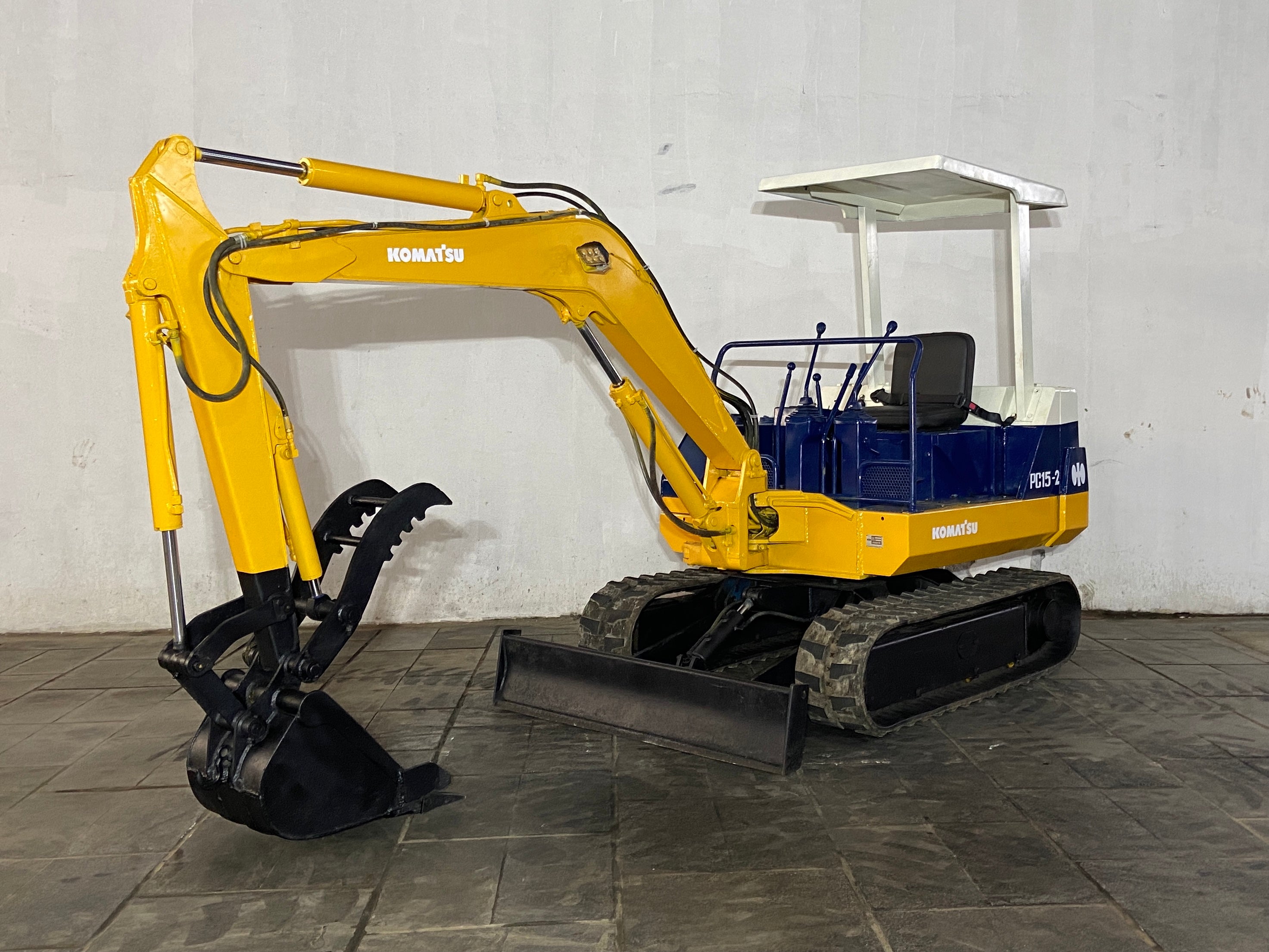 022.02 Komatsu PC15-2 Mini Excavator S/N 3269 – The NGO Company