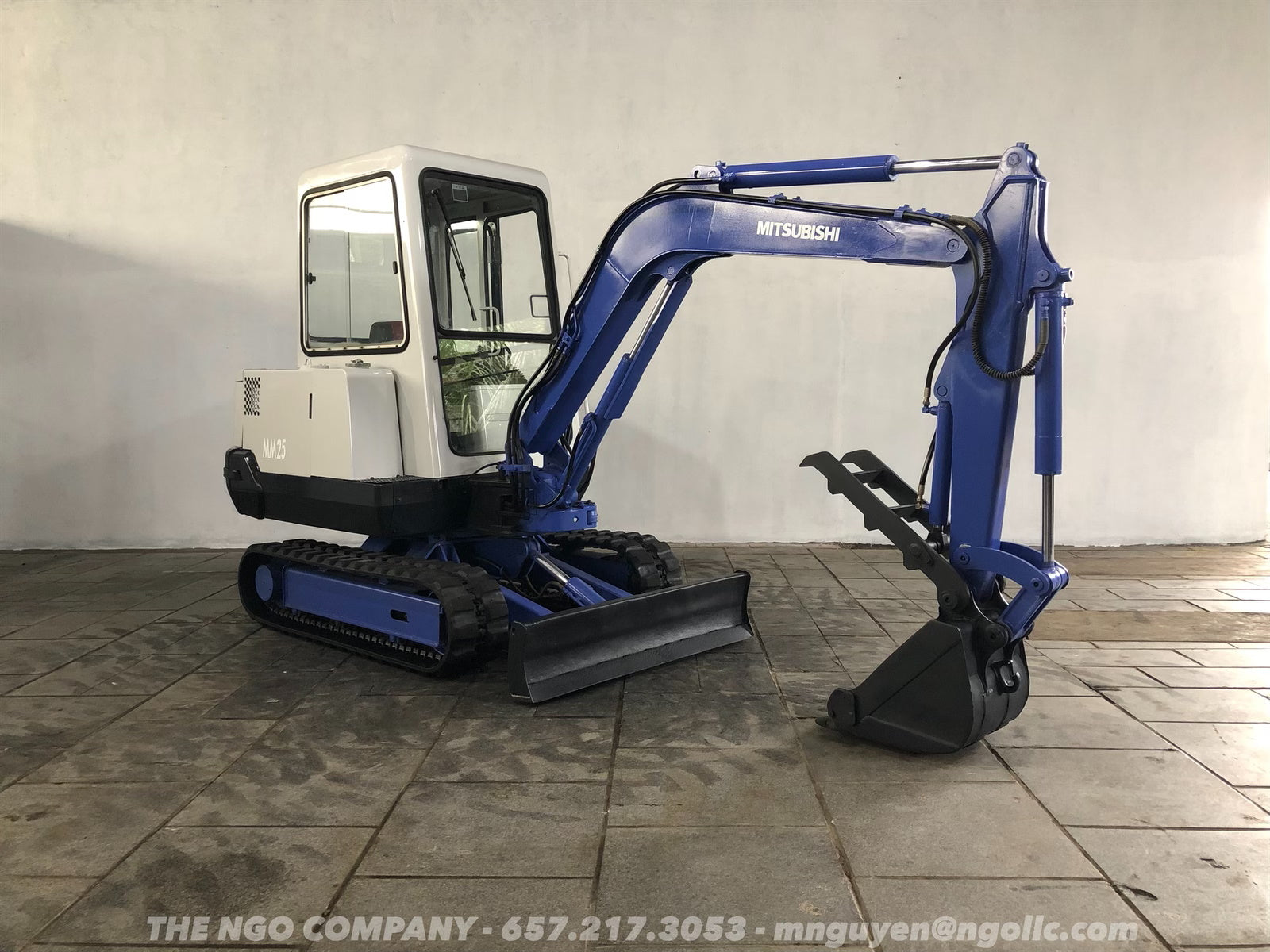 010.05 Mitsubishi MM25 Mini Excavator S/N E4F00405 – The NGO Company