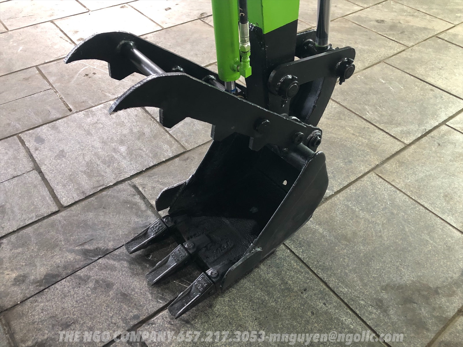 015.07 Mitsubishi MX35 Mini Excavator S/N E7D00694 – The NGO Company